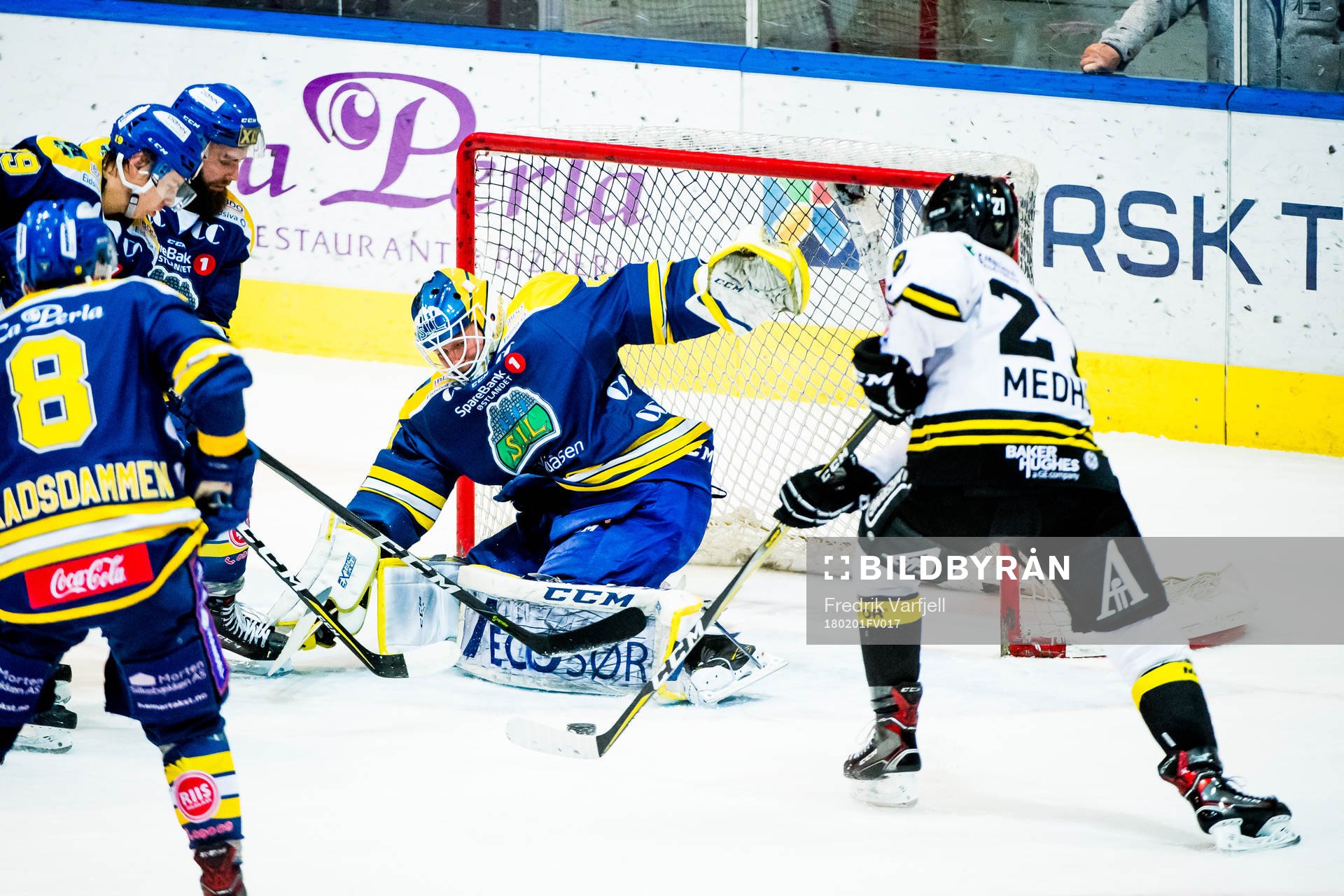 Goaltender Oskar Östlund of Storhamar and Henrik Medhus of