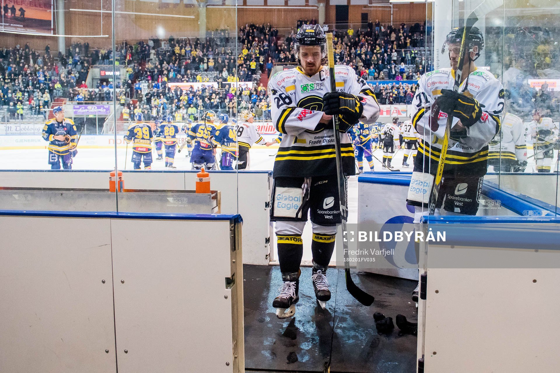Kristian Forsberg of Stavanger Oilers looks dejected