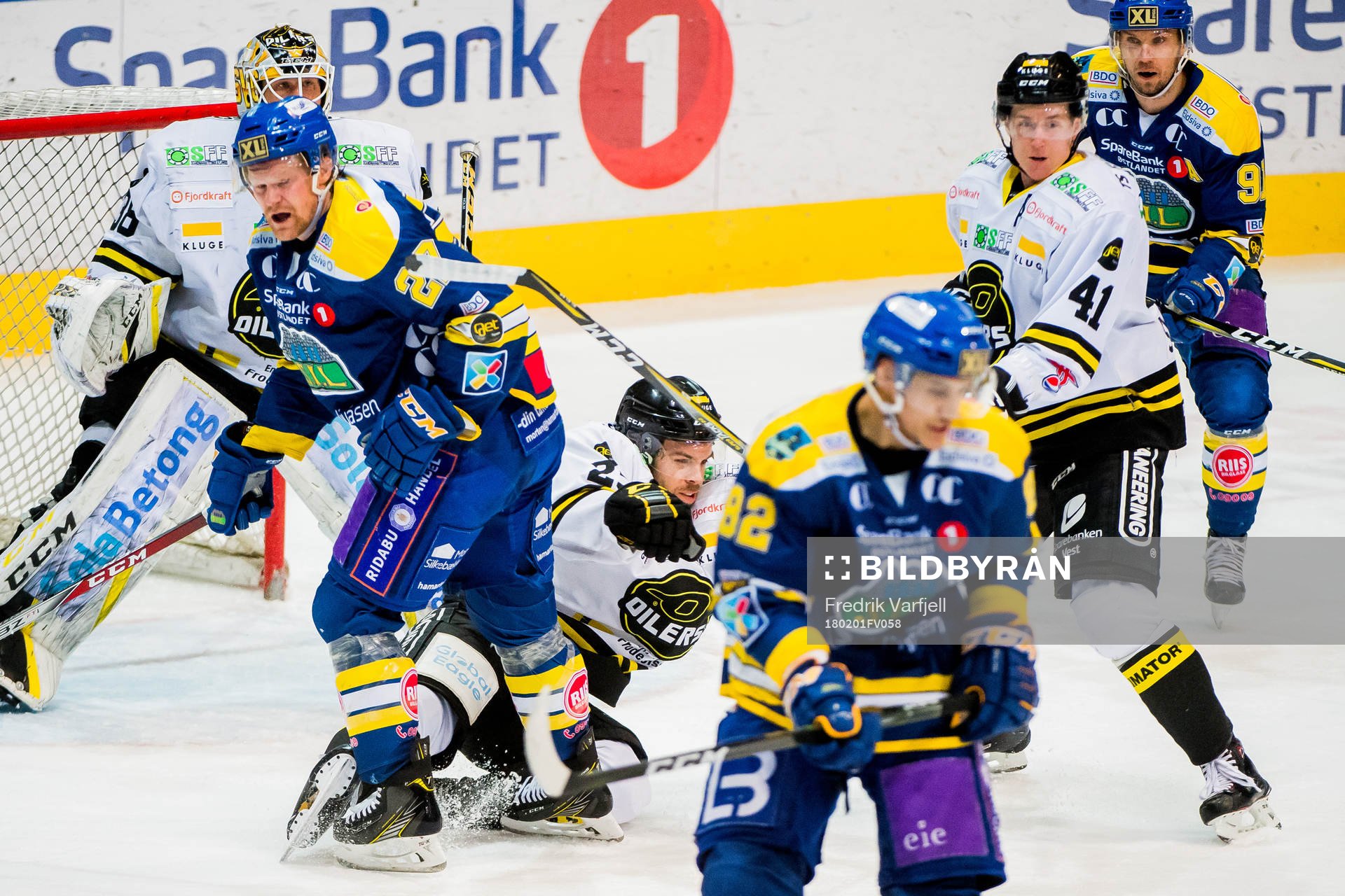 Steffen Thoresen of Storhamar and Spencer Humphries of