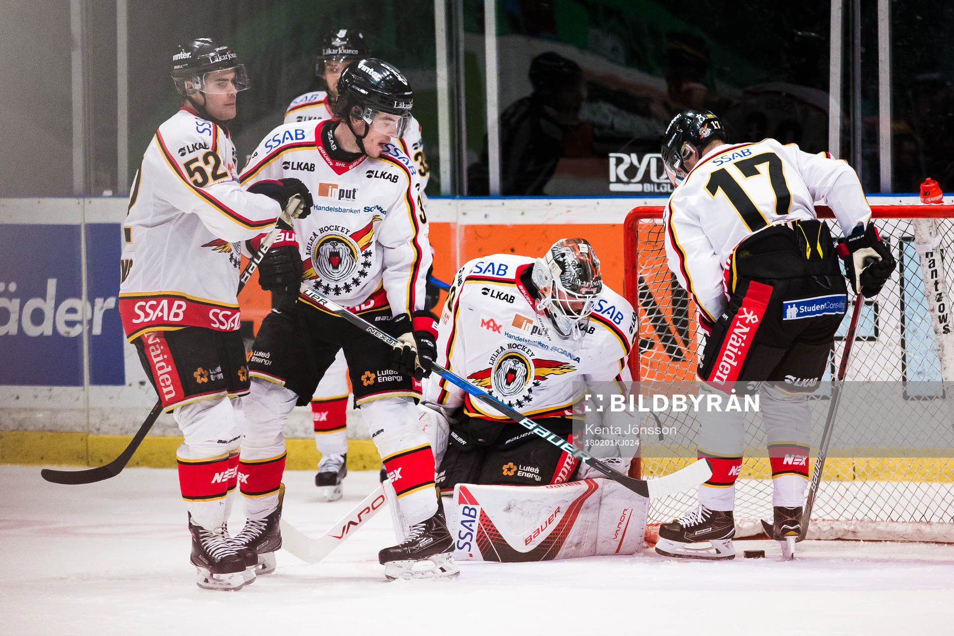 Luleås målvakt Filip Gustavsson släpper in 1-0 av