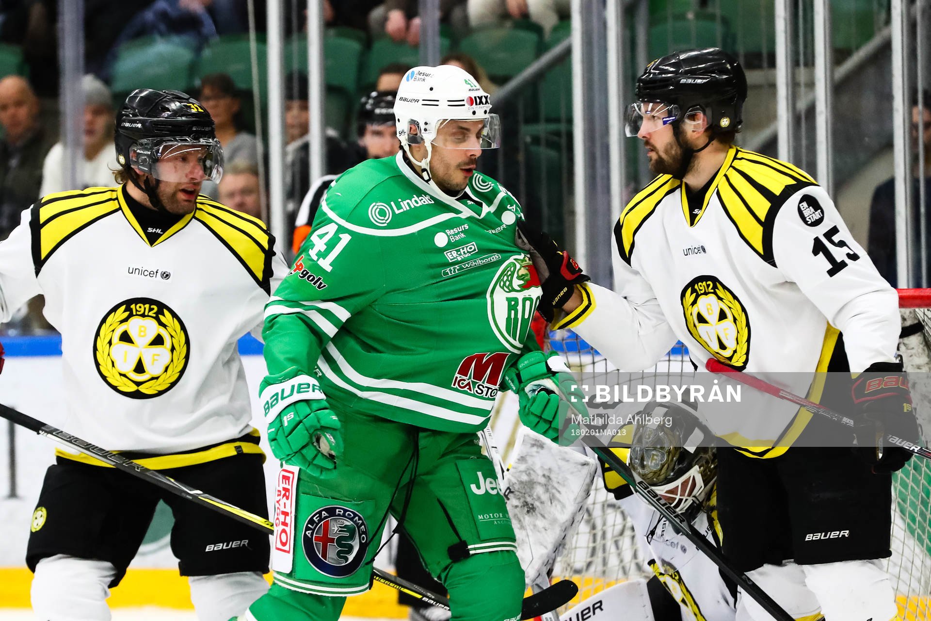 Brynäs Jonathan Granström och Simon Bertilsson i en kamp