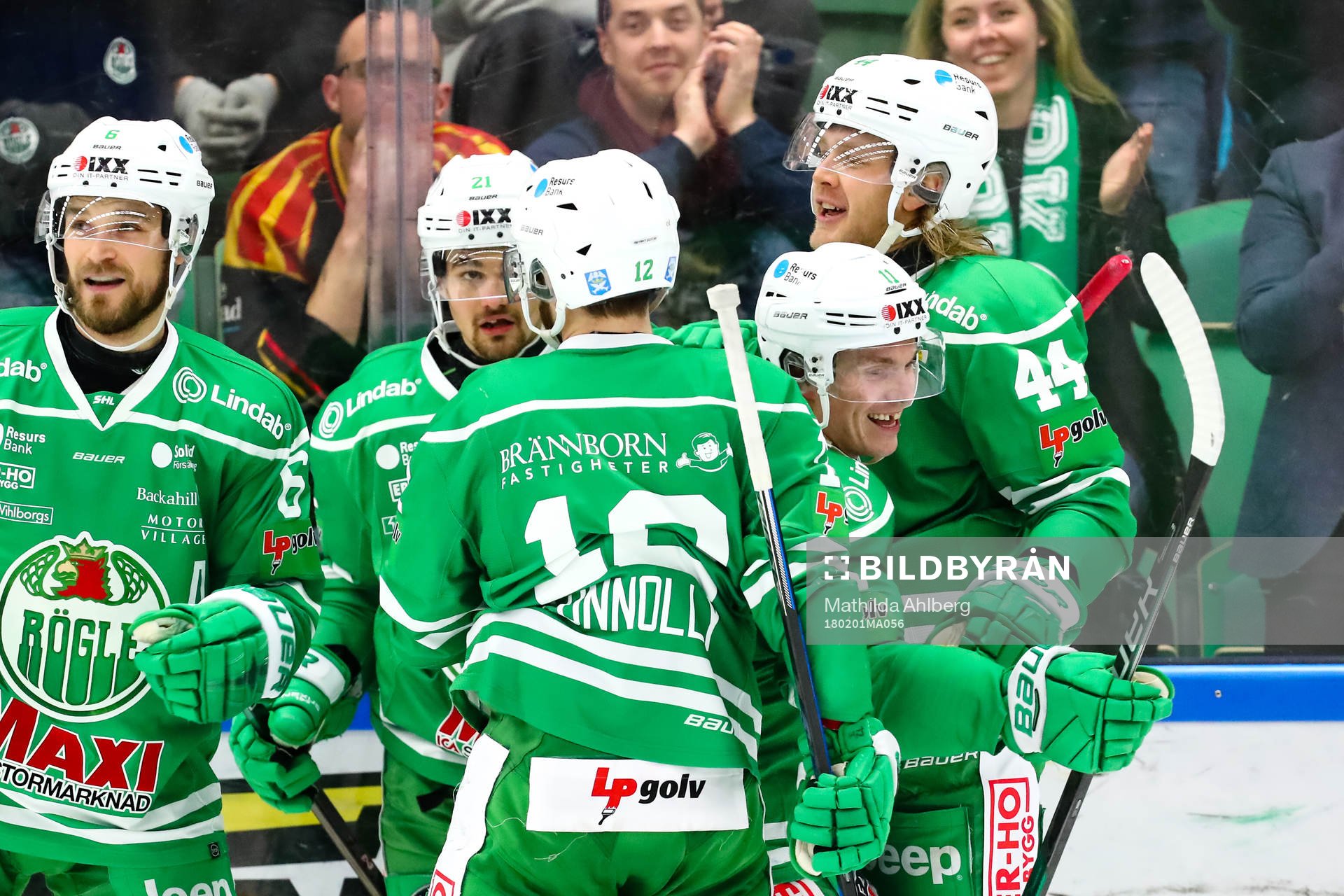 Rögles Bryan Lerg, Craig Schira och Olle Liss jublar