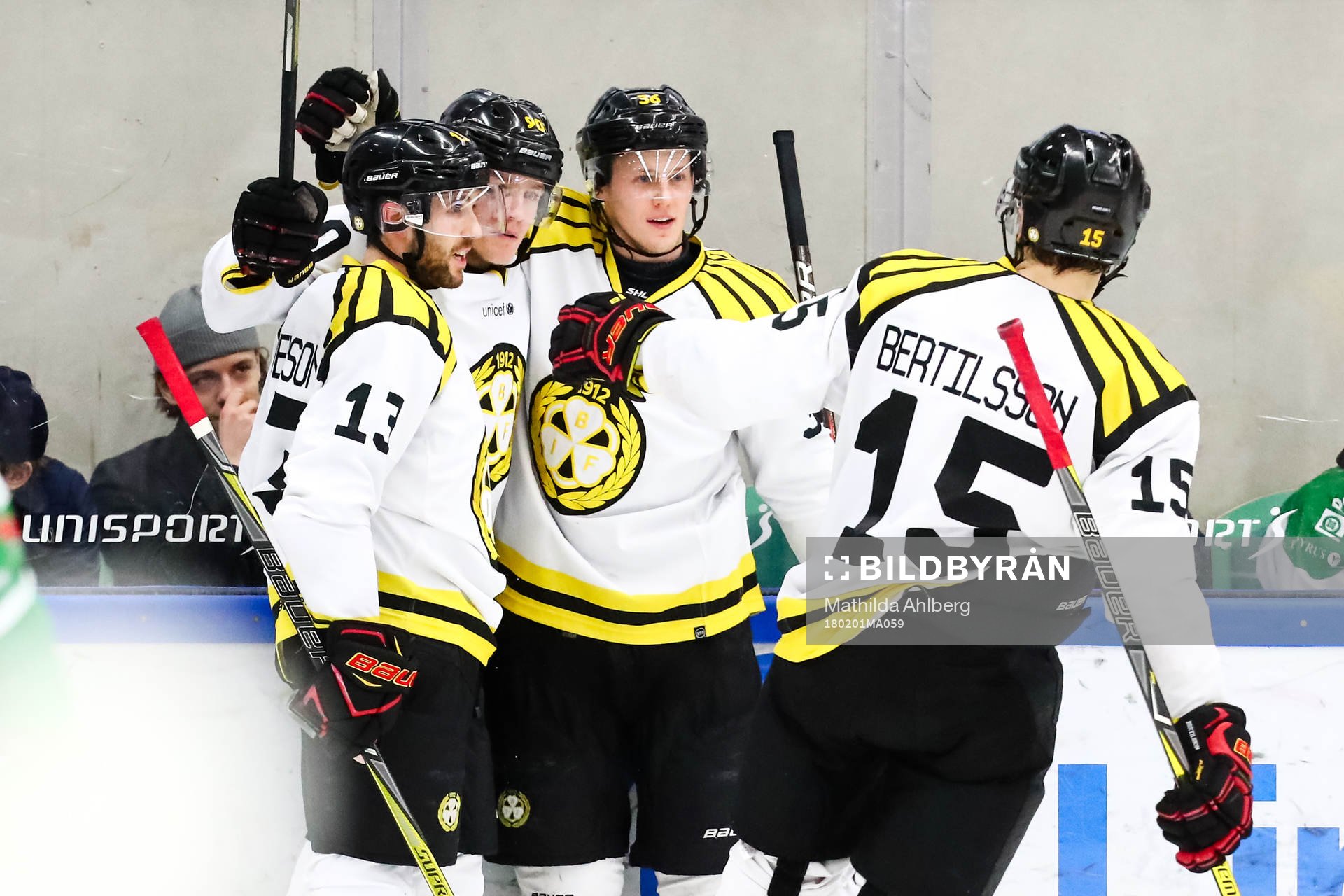 Brynäs Ryan Gunderson , Linus Ölund och /jublar med