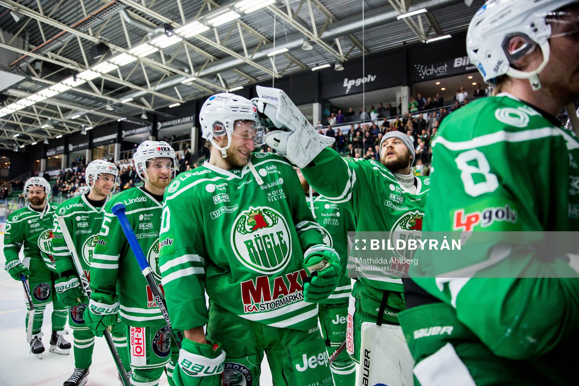 Rögles spelare jublar
