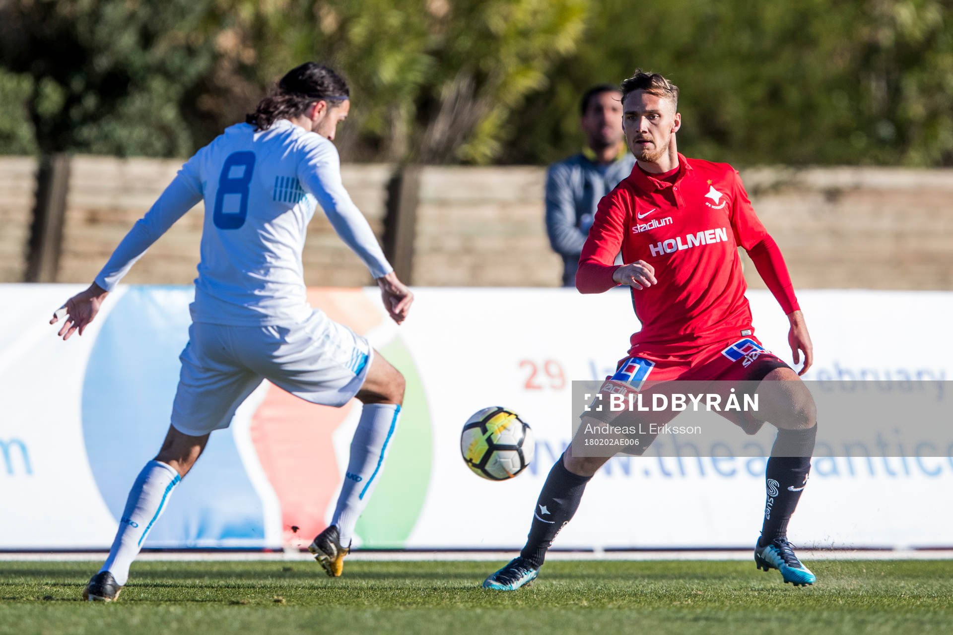 Rijekas Leonard Zuta och Norrköpings Linus Wahlqvist under en träningsmatch i fotboll mellan Rijeka och Norrköping den 2 februari 2018 i Lagoa.