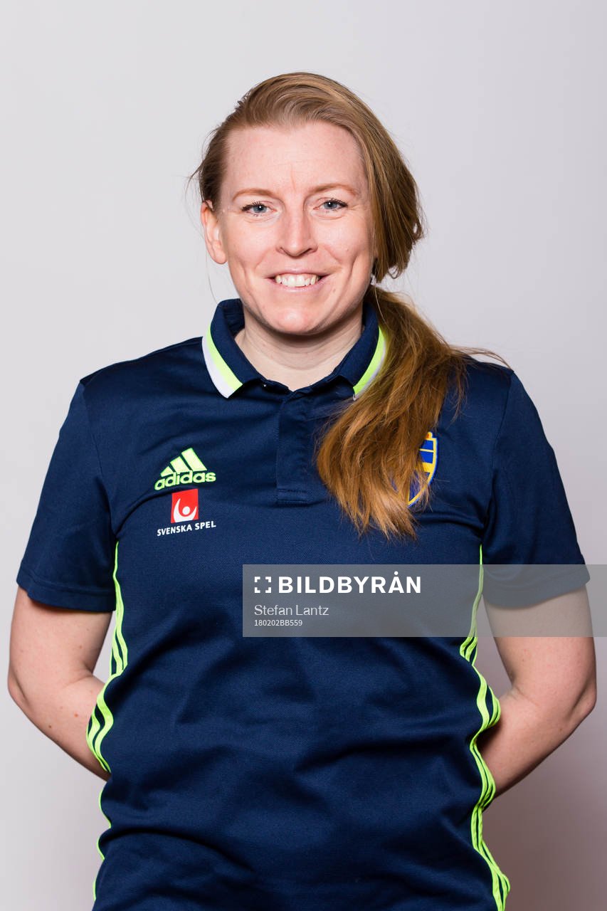 Annica Torkelsson poserar för ett porträtt under en fotografering den 2 februari 2018 i Jönköping. 