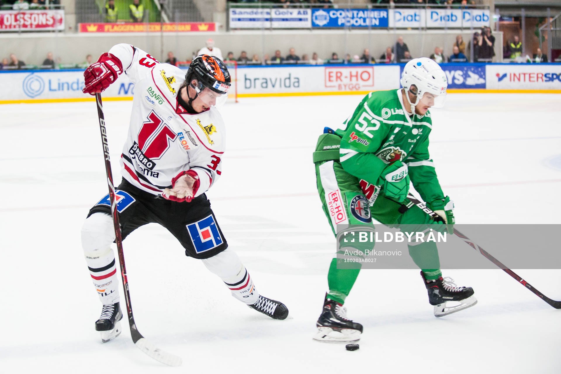 Örebro Christopher Mastomäki och Rögles Lucas Elvenes