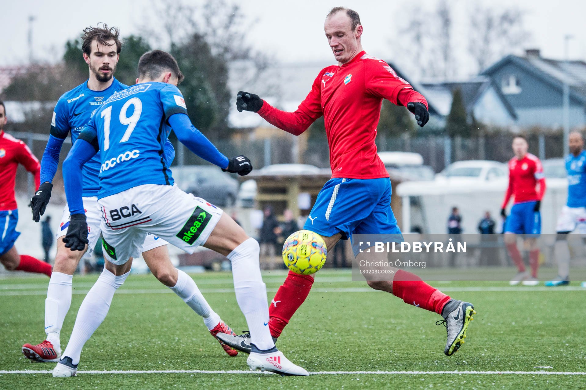 Östers Dragan Kapcevic mot Trelleborgs Dennis Hadzikadunic