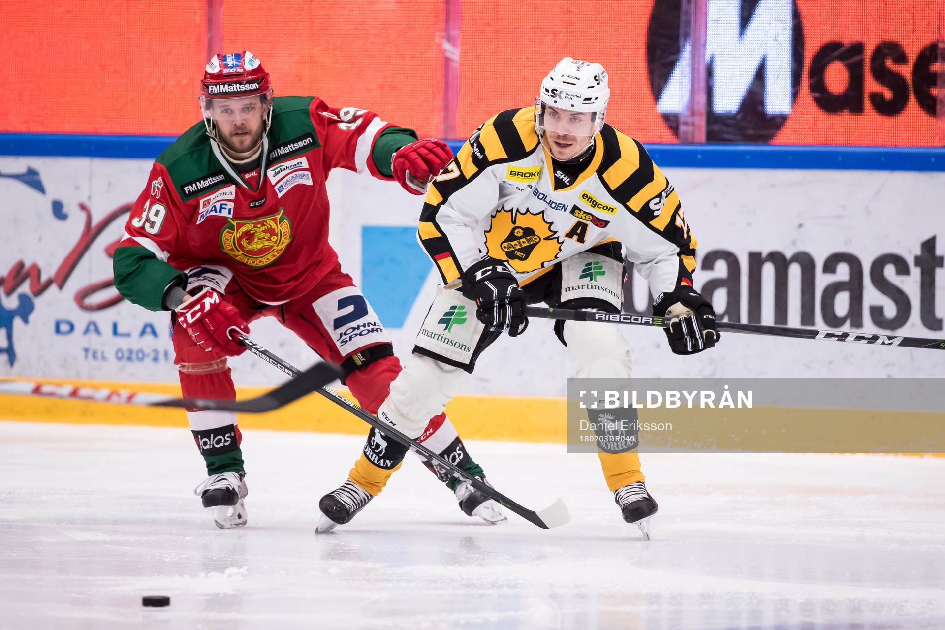 Moras Jacob Nilsson och Skellefteås Pär Lindholm  i