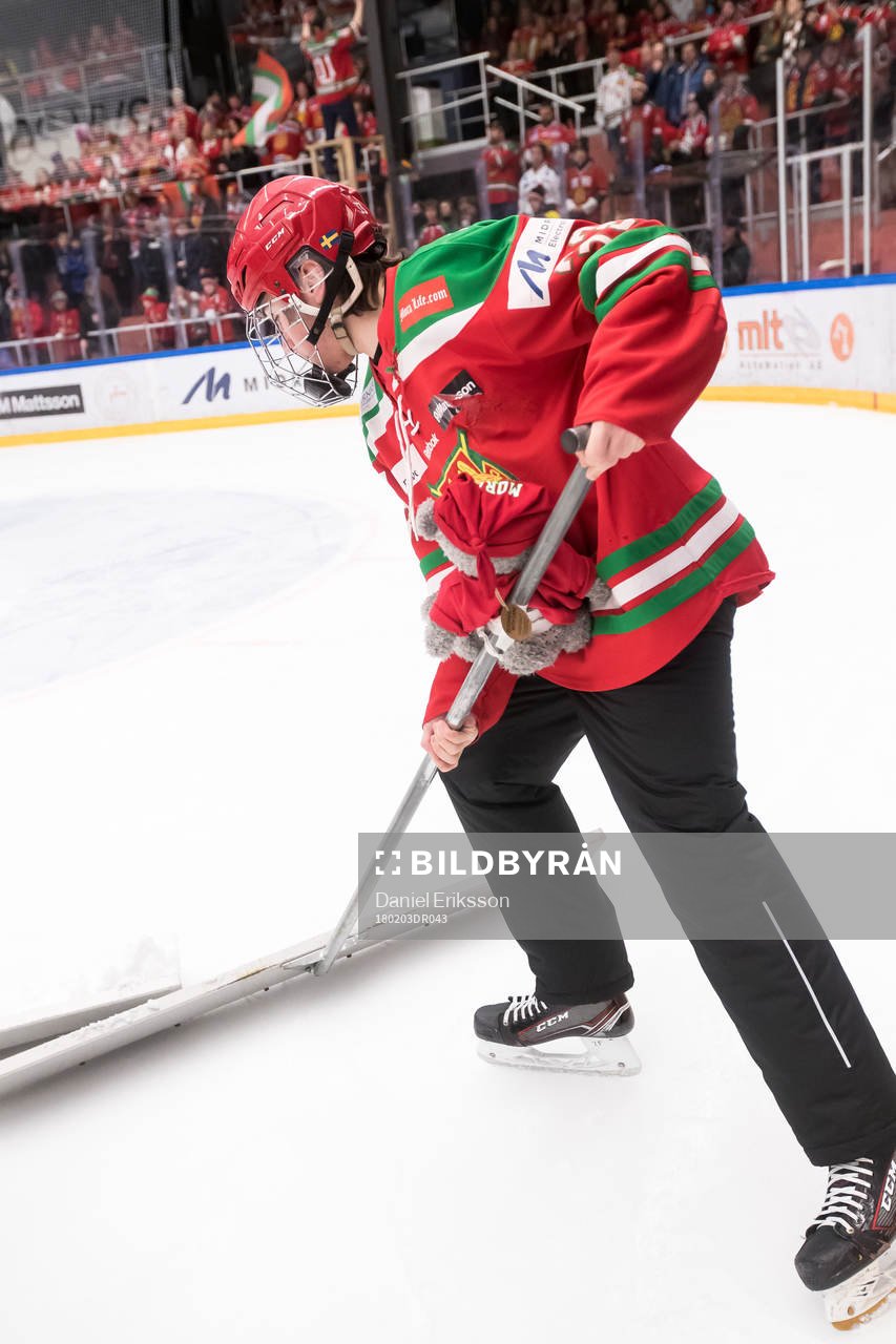 Ispojke i ishockeymatchen i SHL mellan Mora och Skellefteå