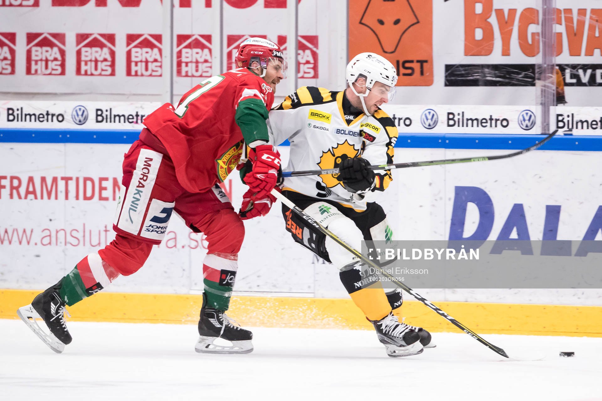 Moras Matt Bailey och Skellefteås Anton Öhman  i