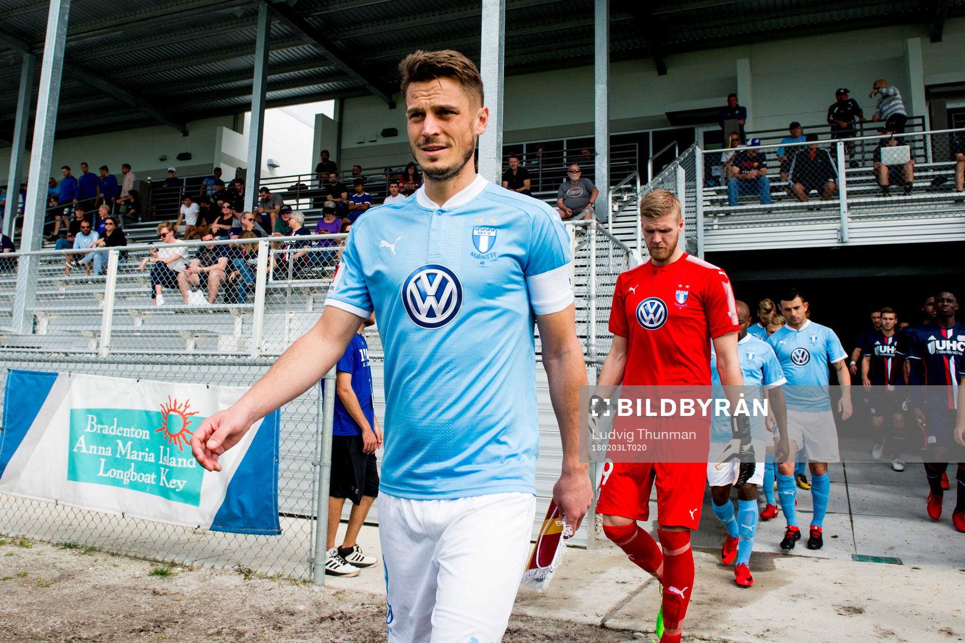 Malmö FFs Markus Rosenberg kommer ut till en