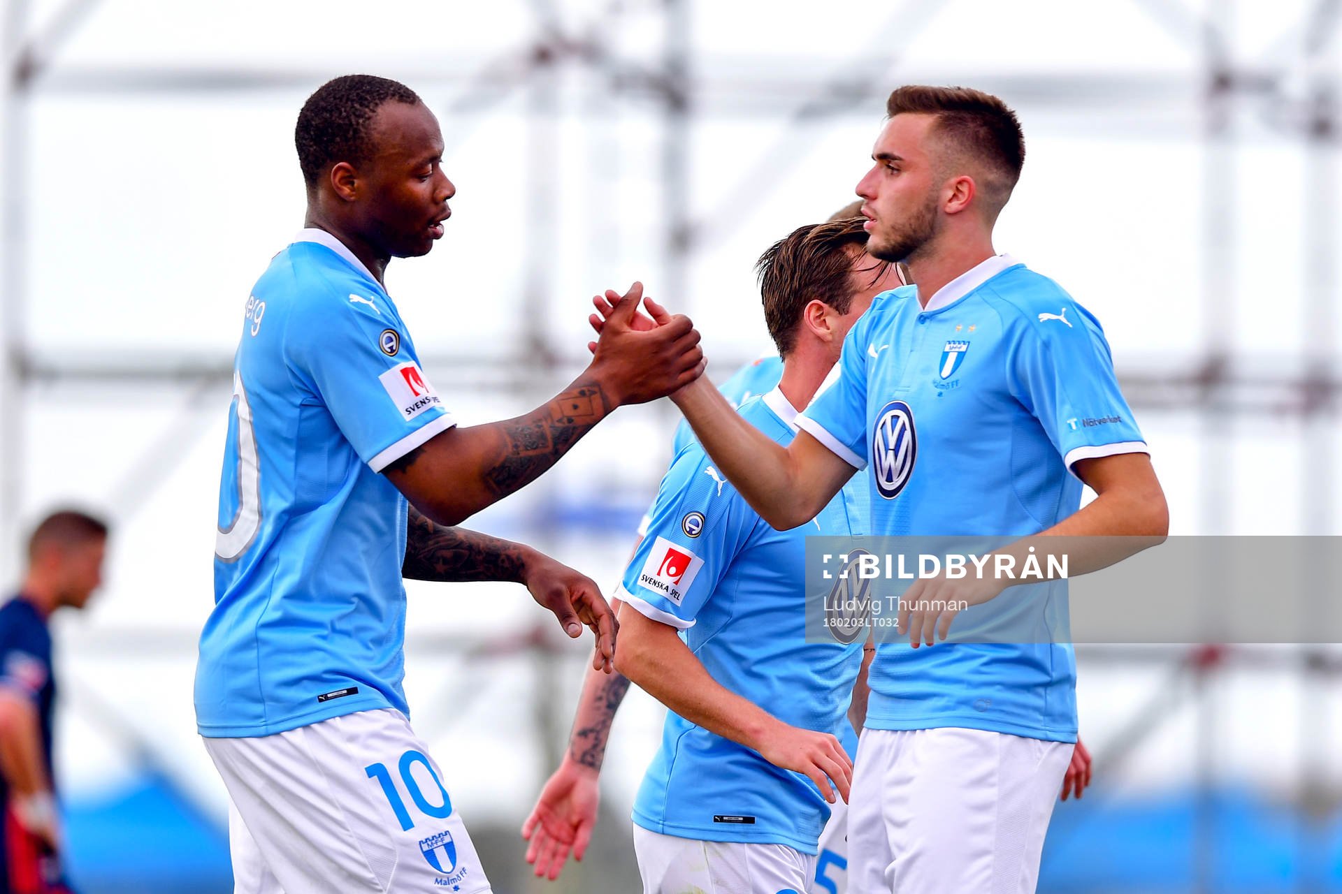 Malmö FFs Carlos Strandberg och Egzon Binaku jublar