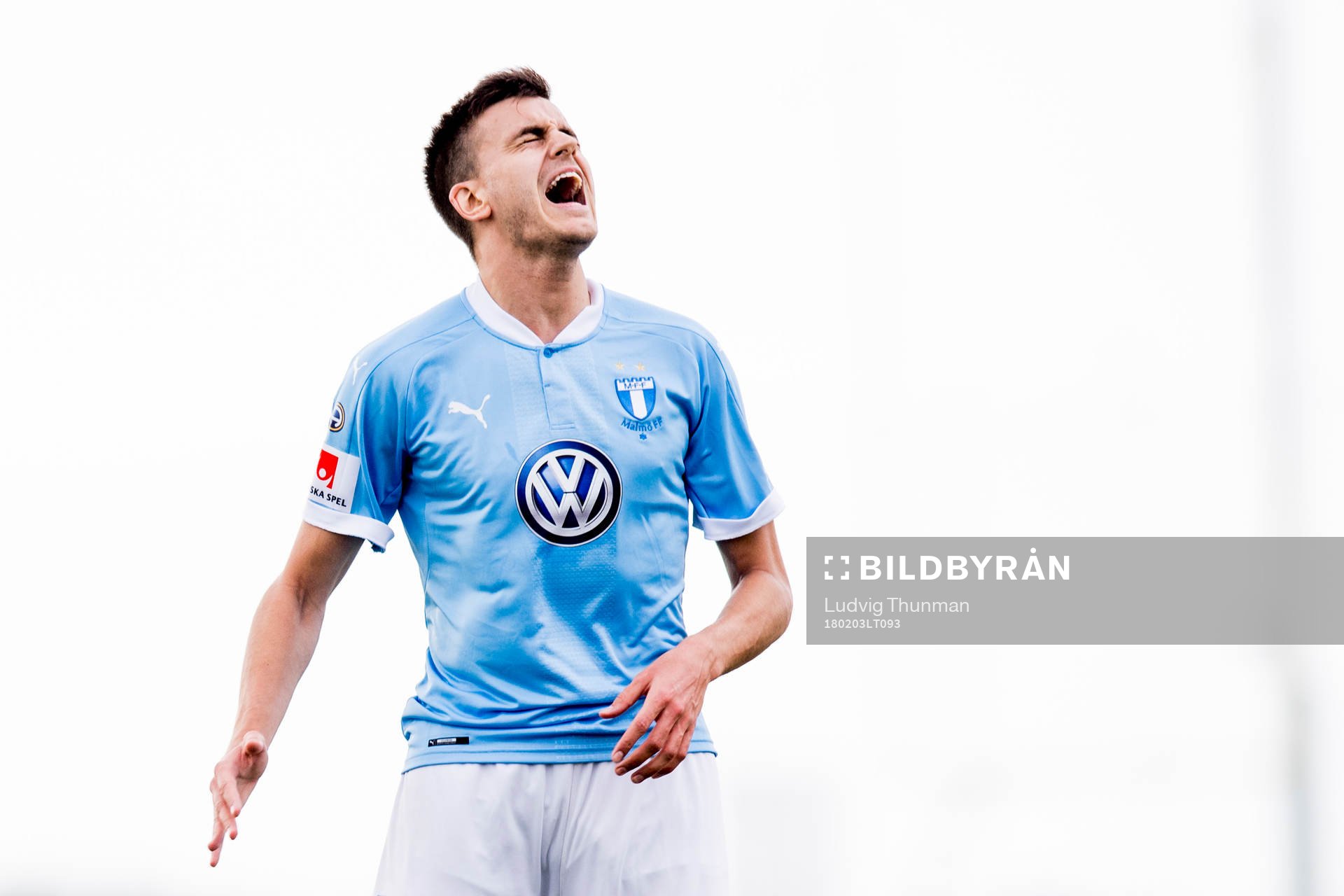 Malmö FFs Alexander Jeremejeff deppar