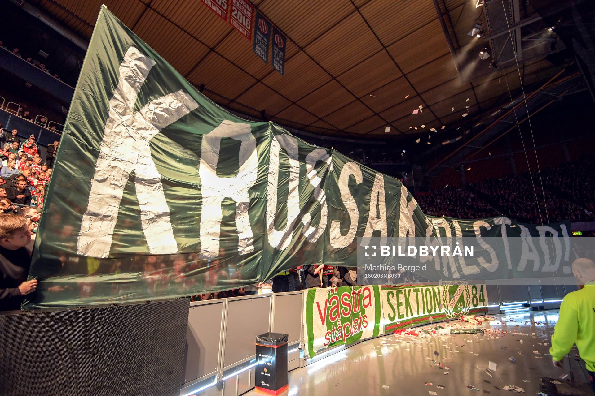 Färjestads supportrar med tifo