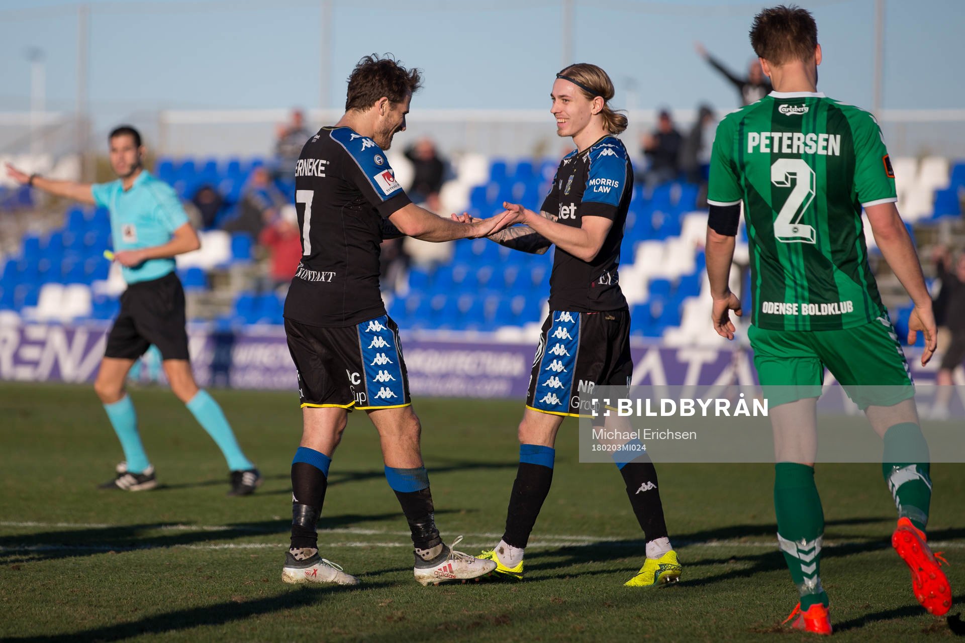 IFK Göteborgs Elias Mar Omarsson jublar ihop med Tobias Hysén efter att ha kvitterat till 1-1 under en träningsmatch i fotboll mellan IFK Göteborg och Odense den 3 februari 2018 i Pinatar Football Center.