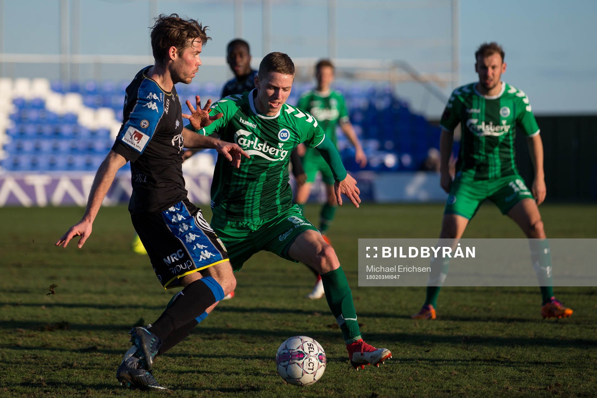 IFK Göteborgs Emil Salomonsson mot Odenses André Römer