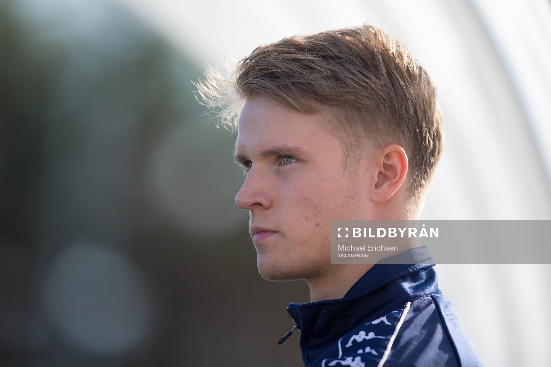 IFK Göteborgs nyförvärv Mikael Ingebrigtsen tittar på när laget värmer upp innan en träningsmatch i fotboll mellan IFK Göteborg och Odense den 3 februari 2018 i Pinatar Football Center.
