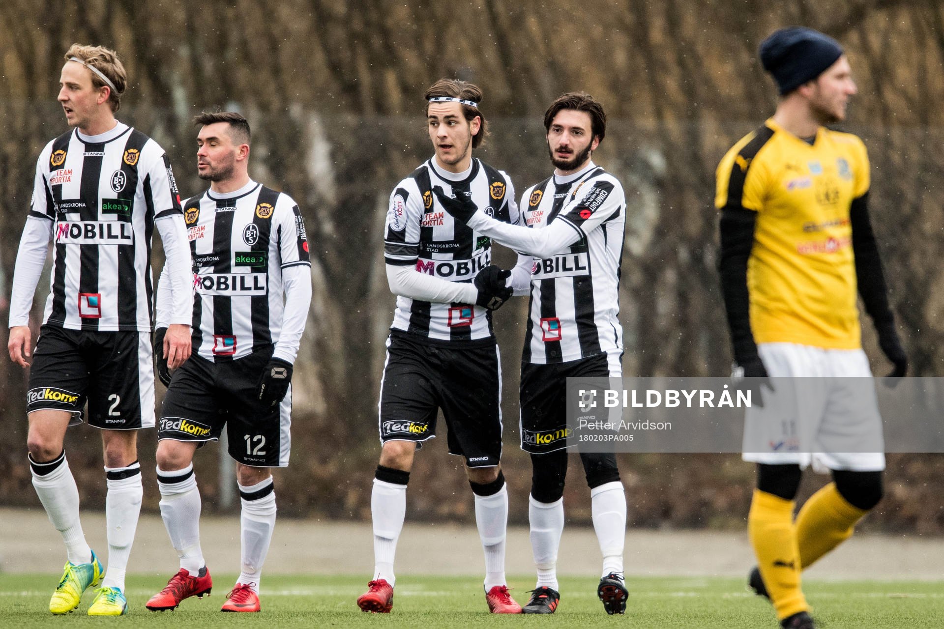 Landskronas Adi Nalic gratuleras