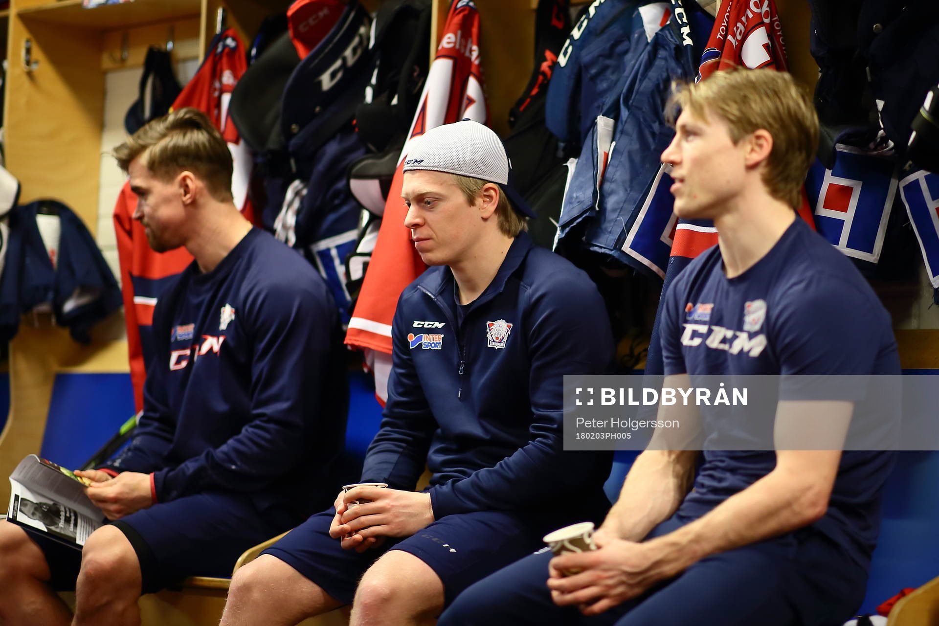 Linköpings Ken Andre Olimb före ishockeymatchen i SHL