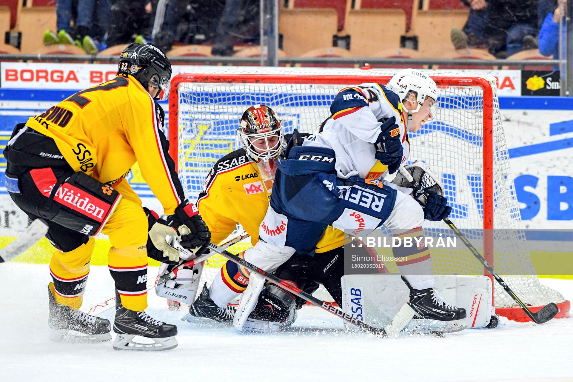 Djurgårdens Lukas Vejdemo och Luleås målvakt Filip