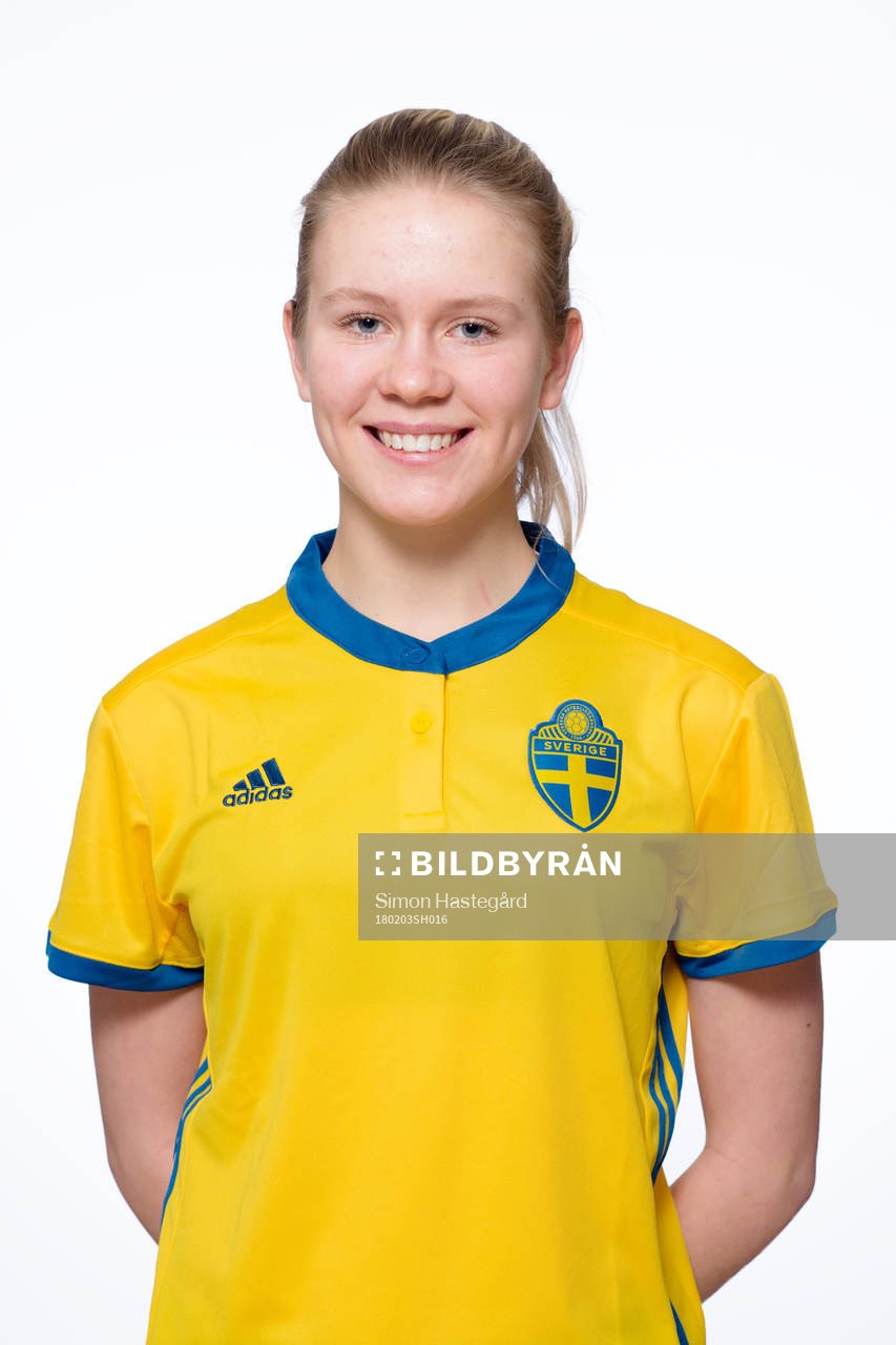Olivia Lindstedt i F17-landslaget