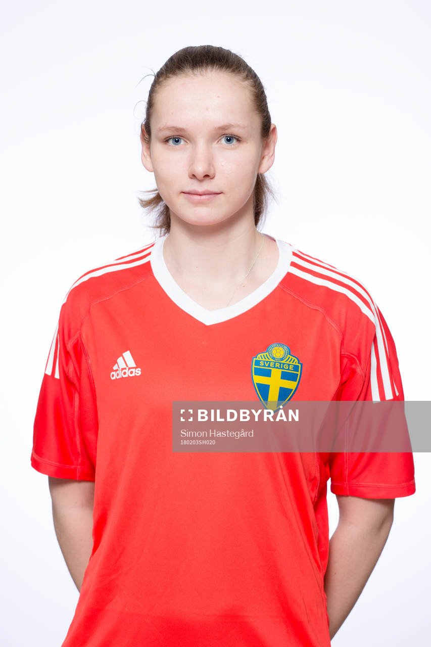 Anna Larsson, målvakt  i F17-landslaget