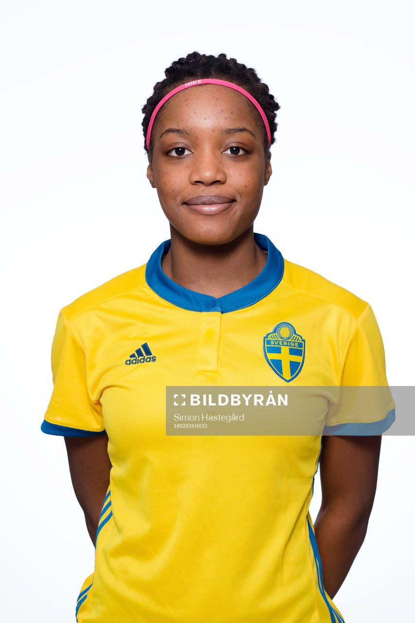 Evelyn Ijeh i F17-landslaget
