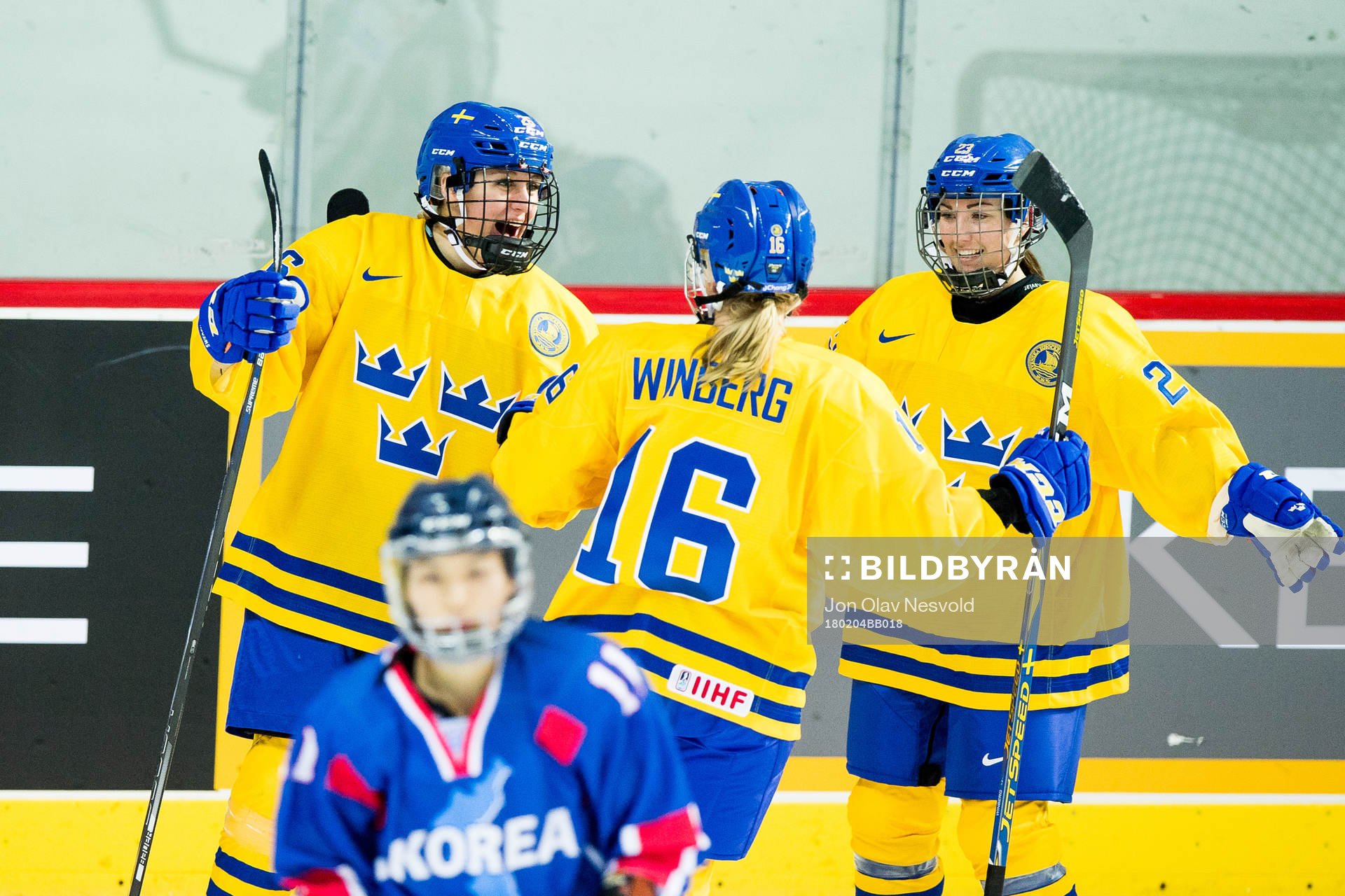 Hanna Olsson of Sweden celebrates 2-0 with her teammates