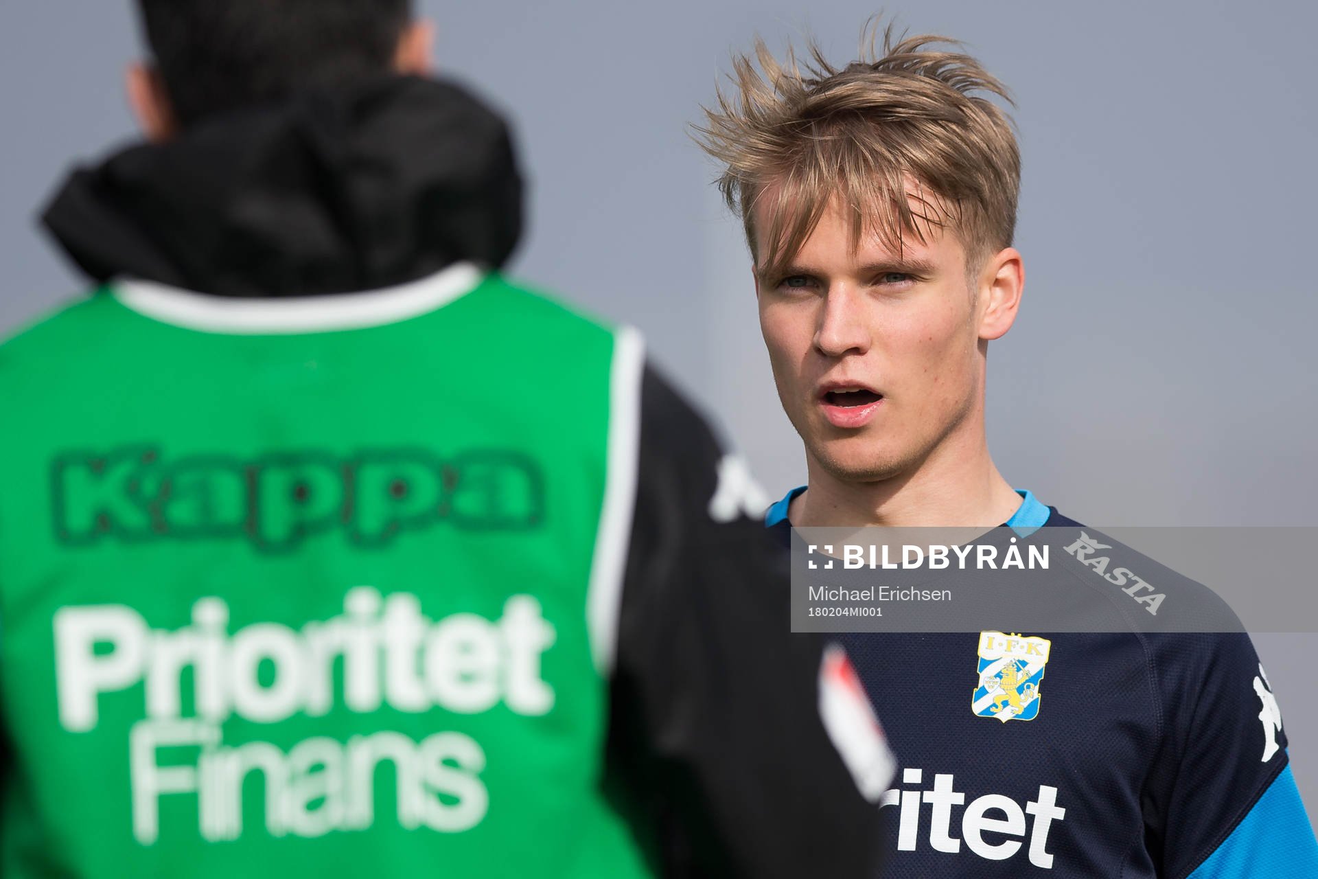 IFK Göteborgs Mikael Ingebrigtsen pratar med tränare Poya