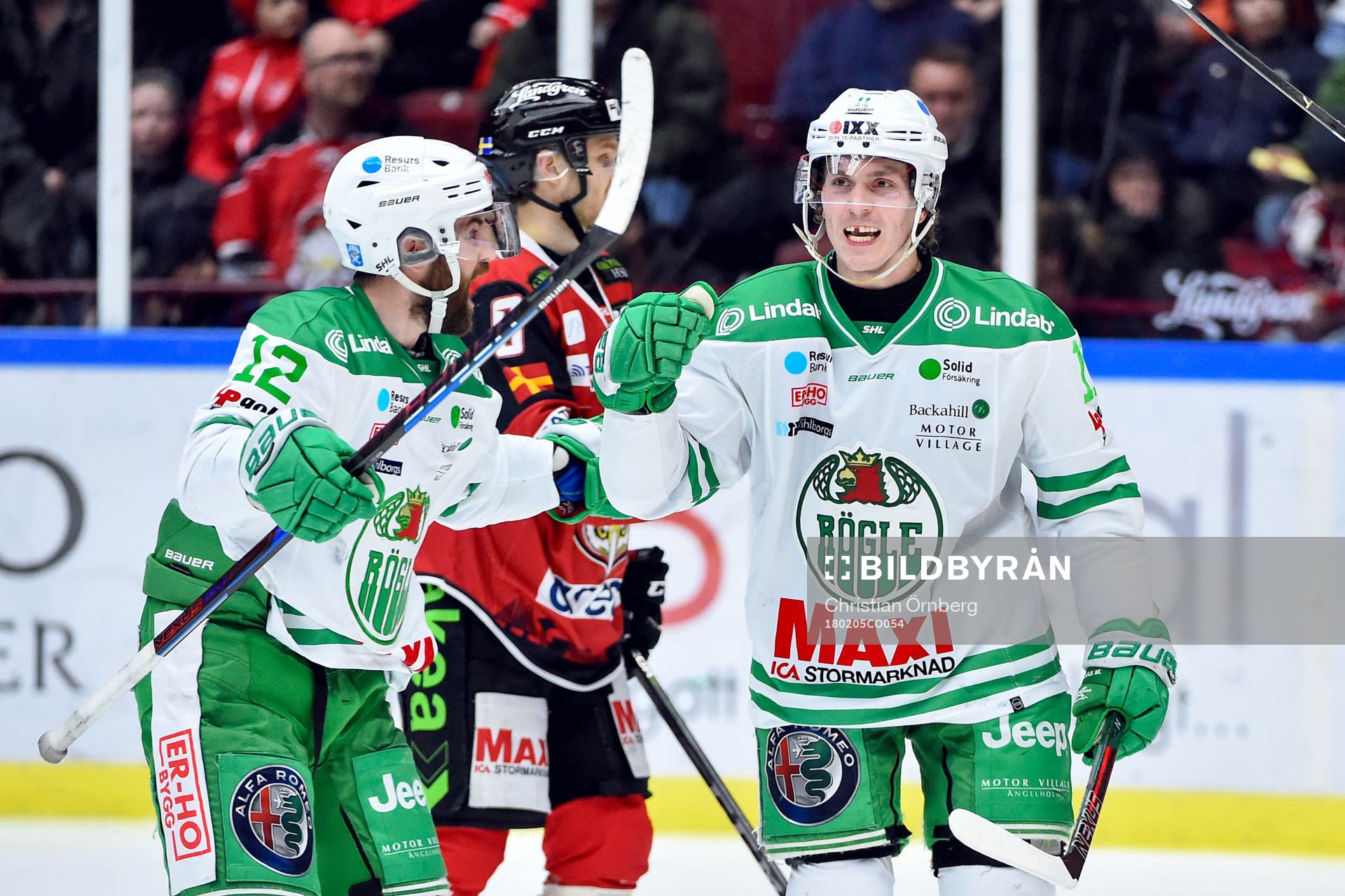 Rögles Jack Connolly och Bryan Lerg jublar