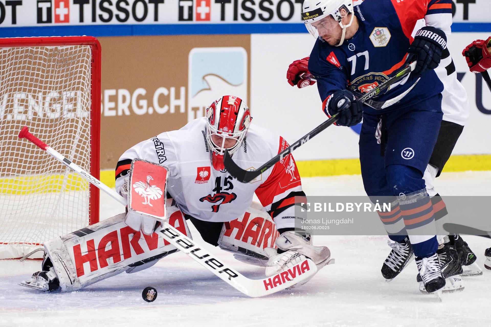 Växjös Pontus Netterberg with the puck in front of