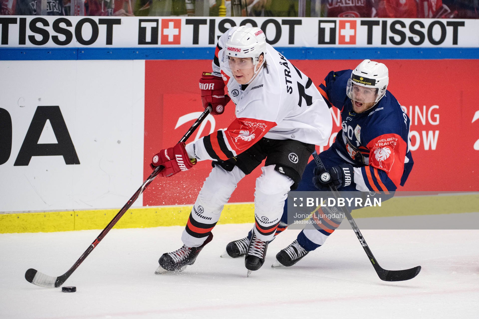 Växjös Erik Josefsson chasing Jyväskyläs Anton Stråka