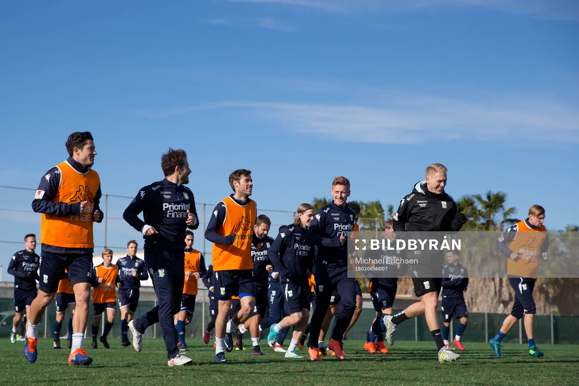 IFK Göteborgs David Boo Wiklander, Tobias Hysén och Emil Salomonsson värmer upp under en träning med IFK Göteborg den 6 februari 2018 i Pinatar Football Center.