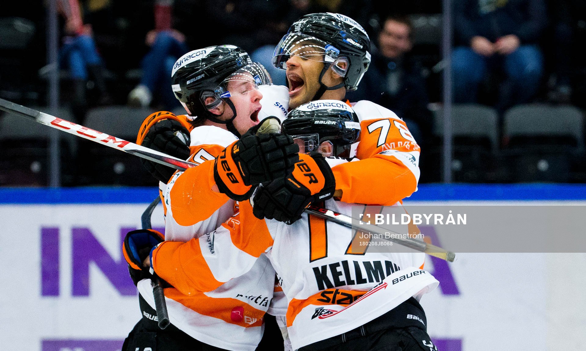 Karlskronas Carl Persson gör 3-4 och jublar med Joel