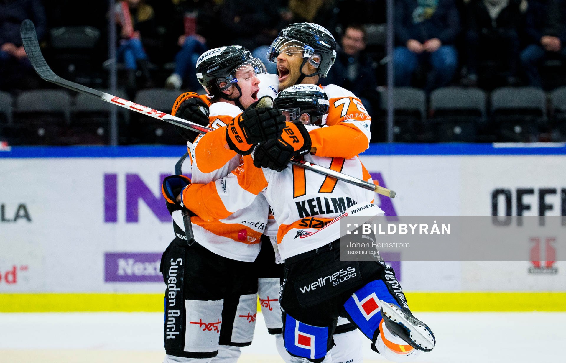 Karlskronas Carl Persson gör 3-4 och jublar med Joel