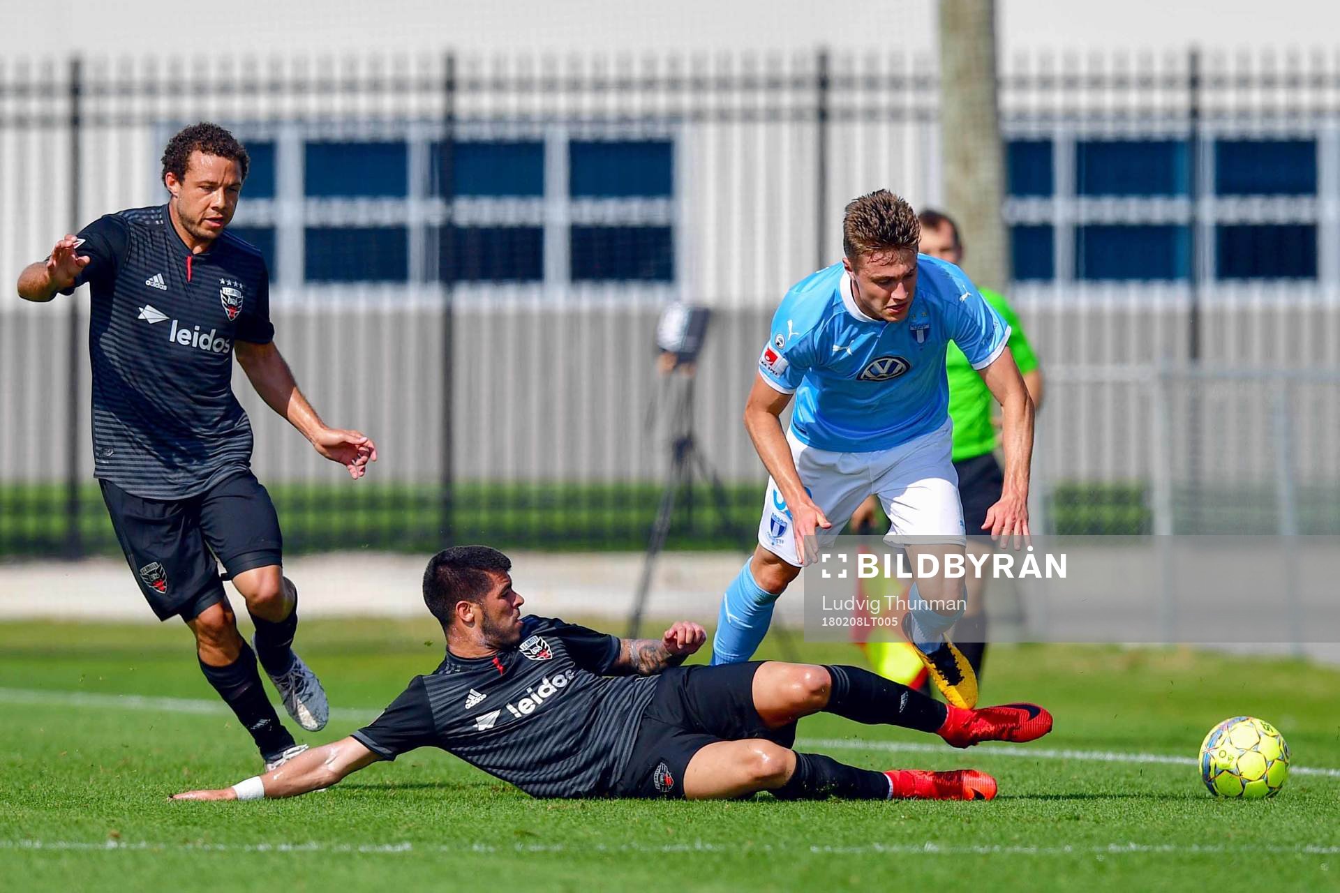 Malmö FFs Mattias Svanberg och DC Uniteds Junior Moreno