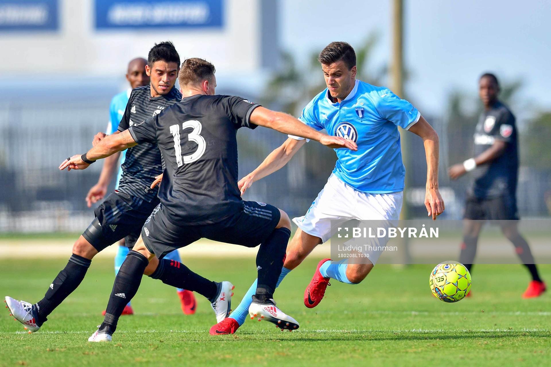 Malmö FFs Alexander Jeremejeff och DC Uniteds Frederic