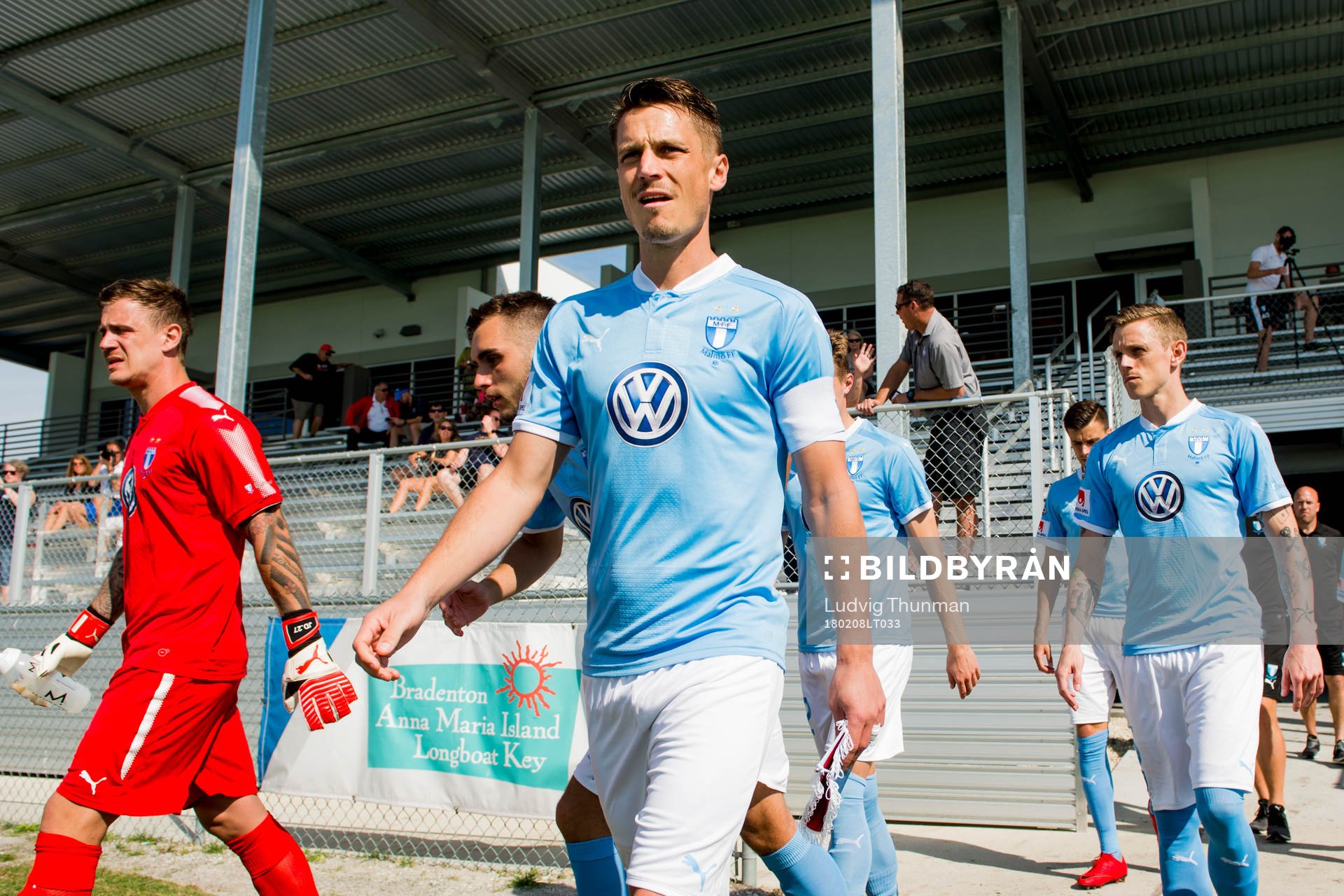 Malmö FFs Markus Rosenberg kommer ut till en