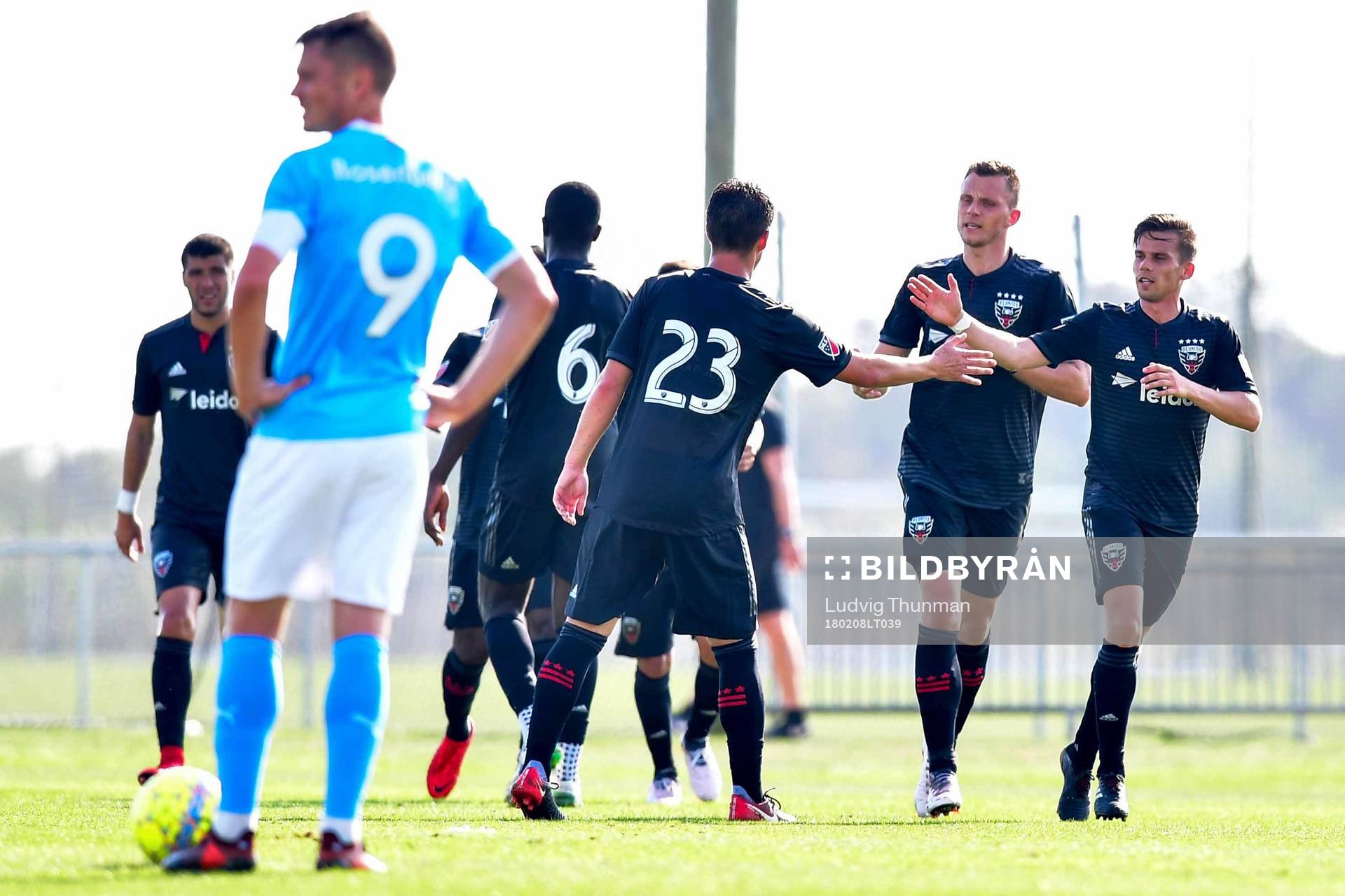 DC Uniteds spelare jublar
