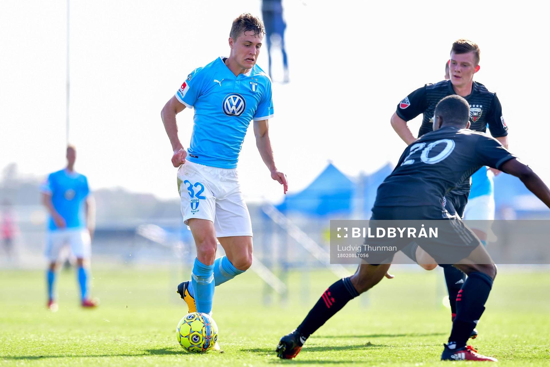 Malmö FFs Mattias Svanberg och DC Uniteds Jalen Robinson