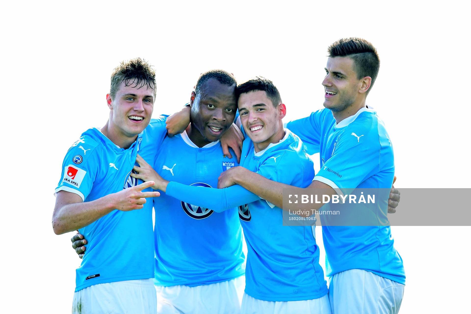 Malmö FFs Alexander Jeremejeff jublar med lagkamrater