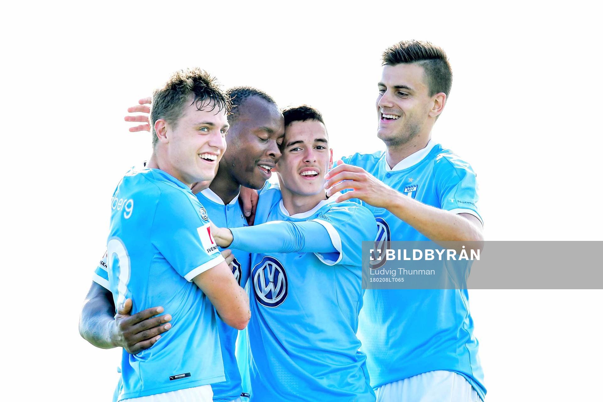 Malmö FFs Carlos Strandberg jublar med lagkamrater
