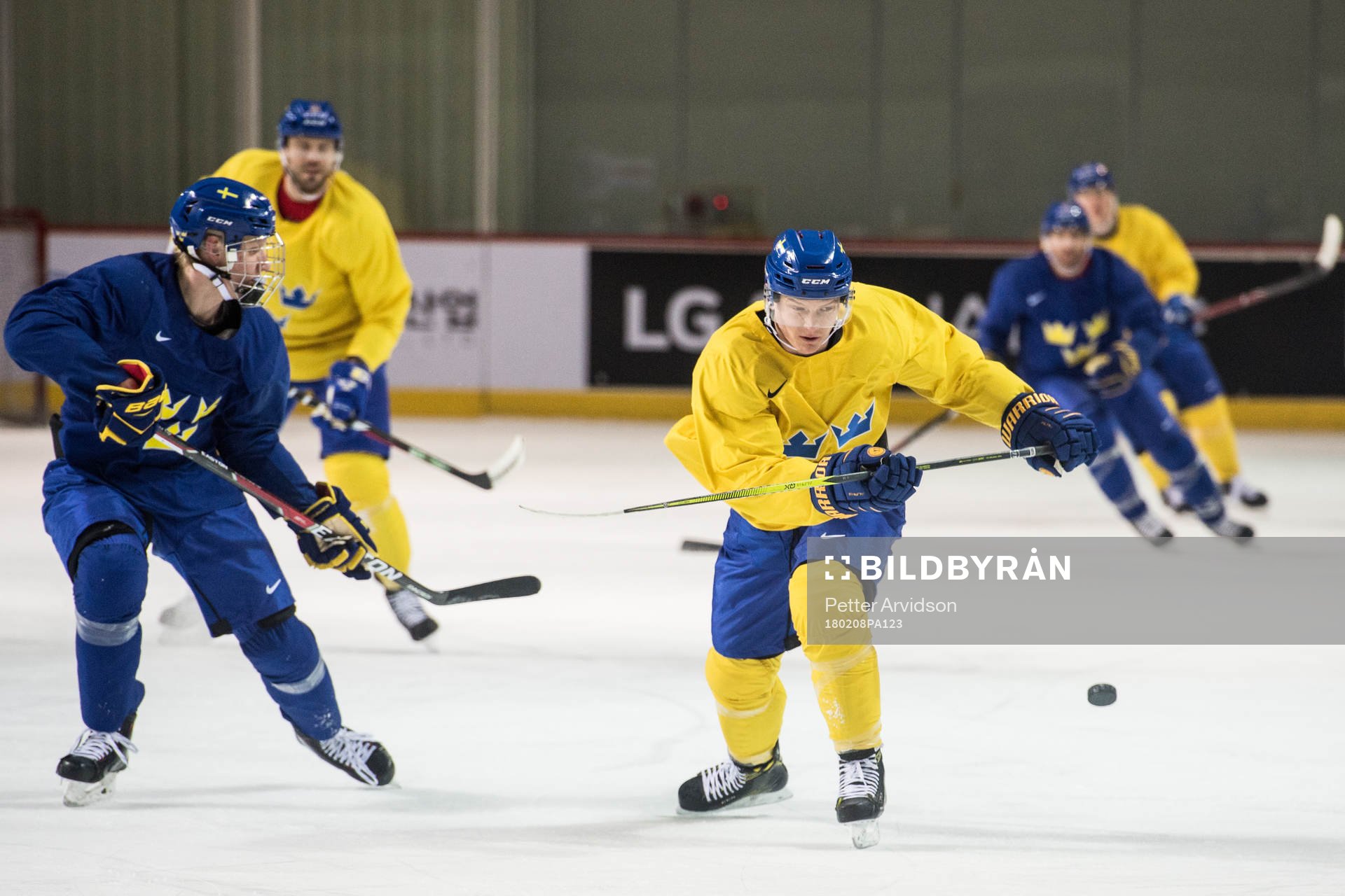 Rasmus Dahlin and Patrik Zackrisson of Sweden