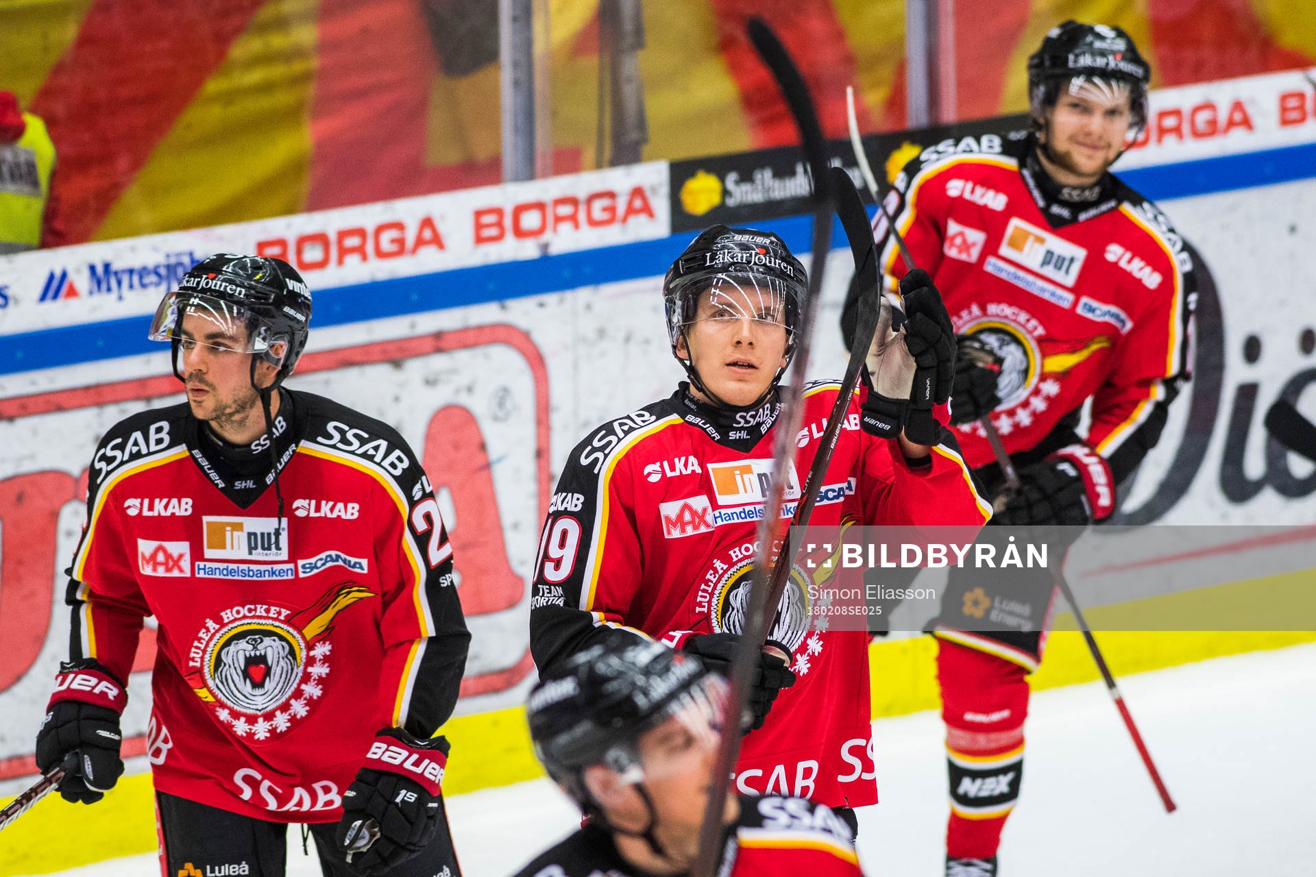 Luleås Joonas Jalvanti och lagkamrater jublar