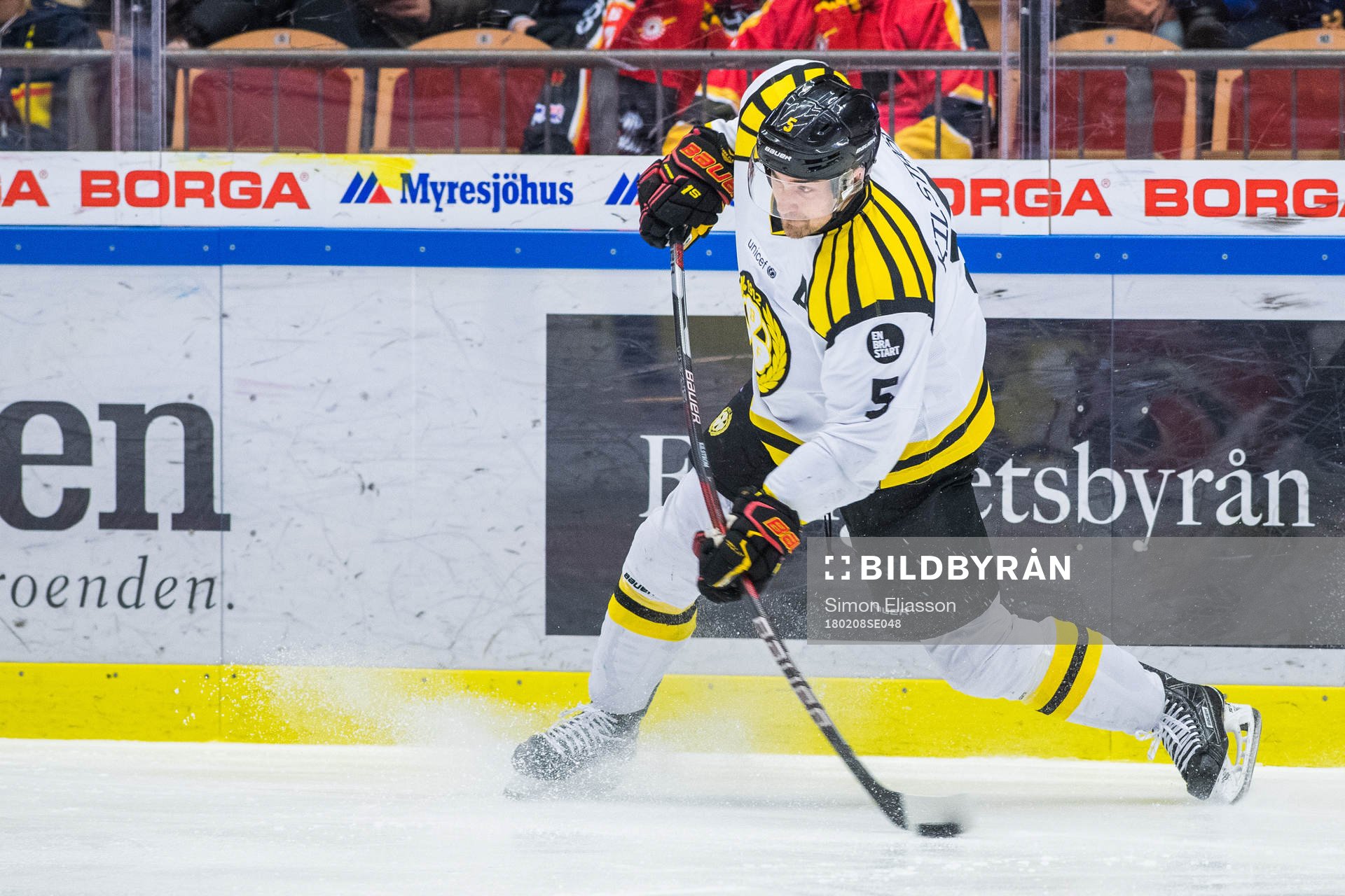 Brynäs Lukas Kilström skjuter