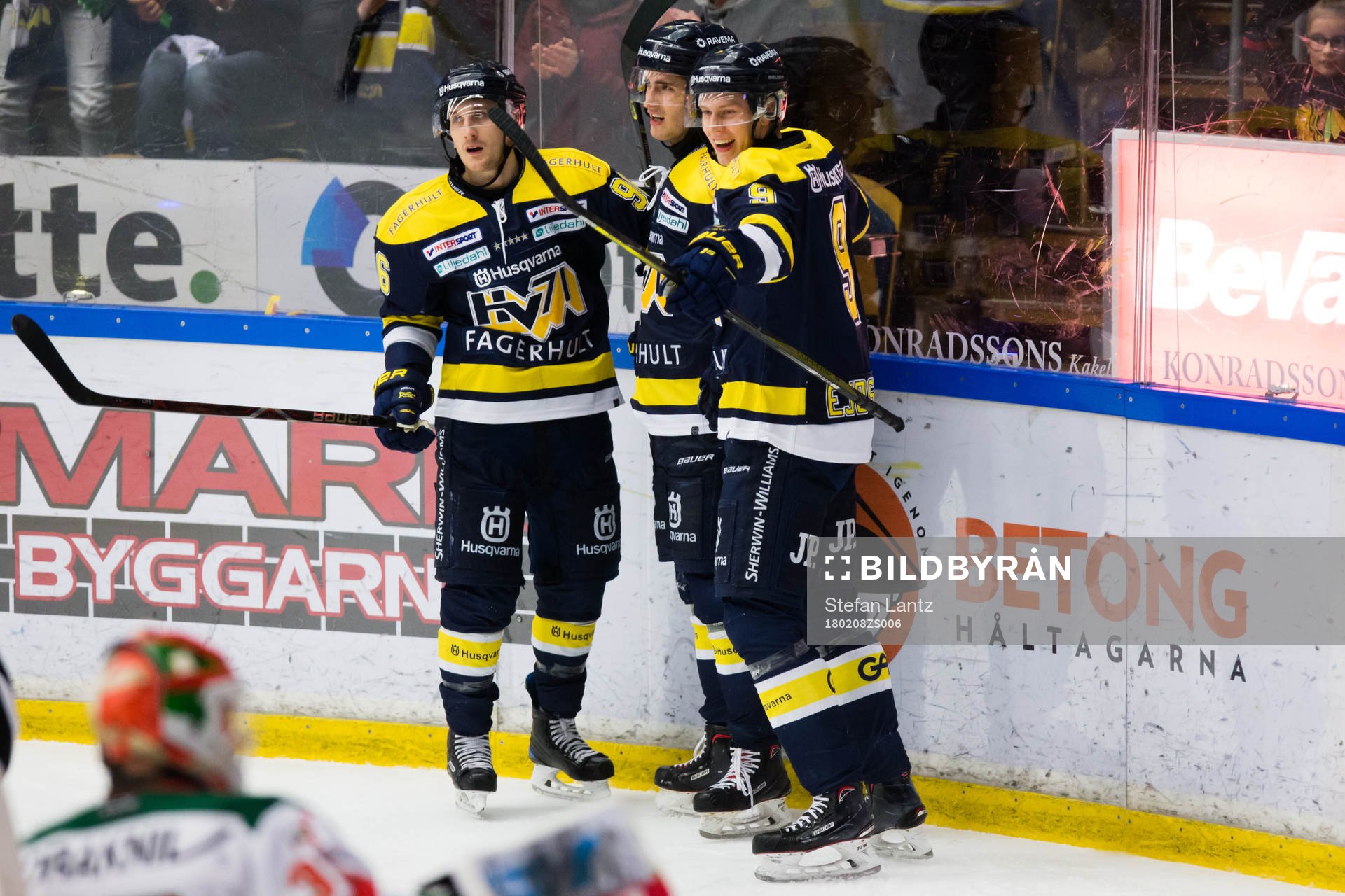 s Bill Sweatt, Pierre Engvall och Victor Ejdsell jublar