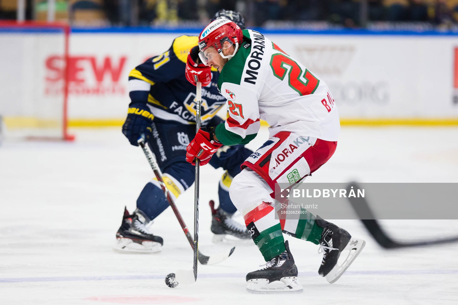 Moras Matt Bailey med pucken