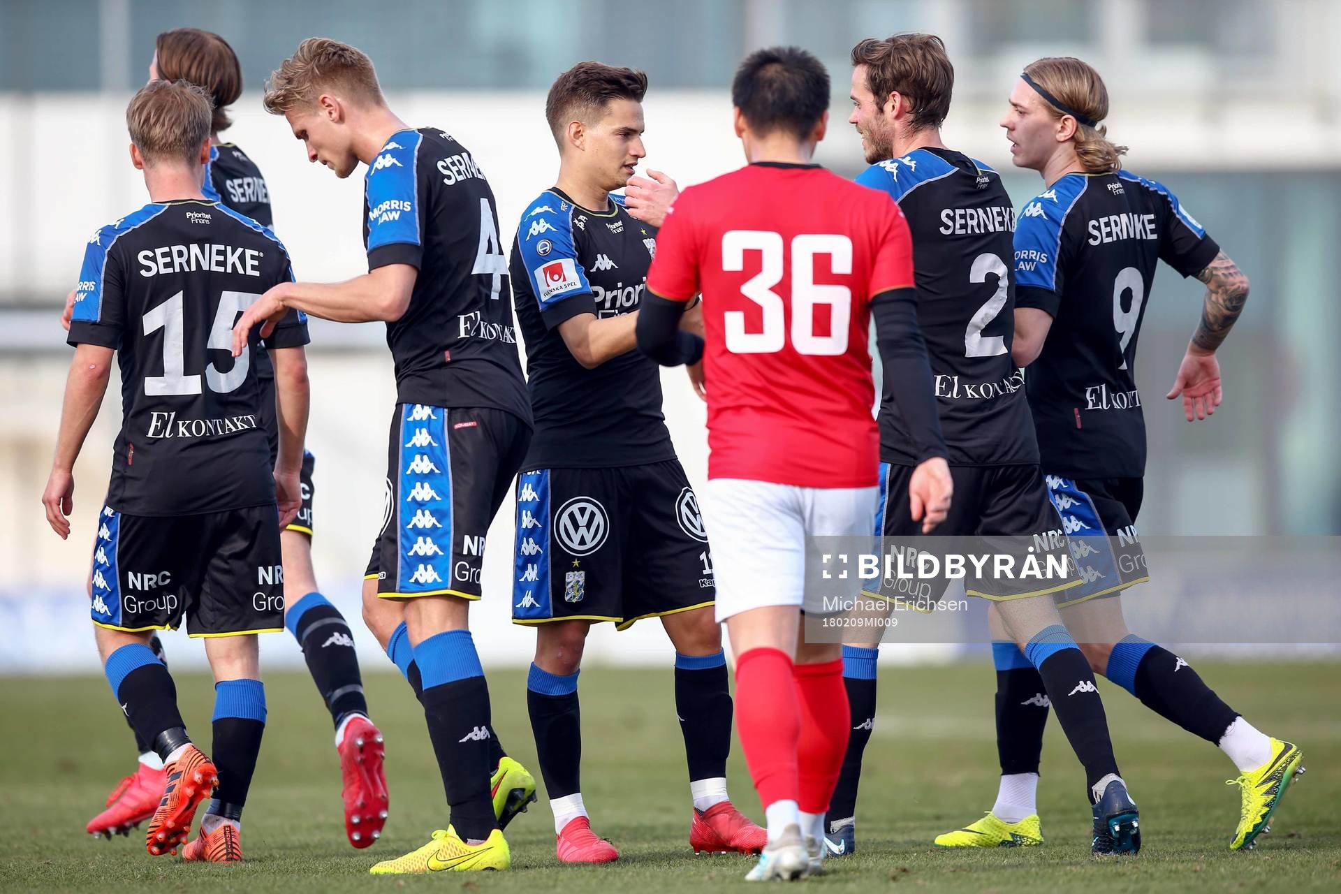 IFK Göteborgs Amin Affane jublar med lagkamrater