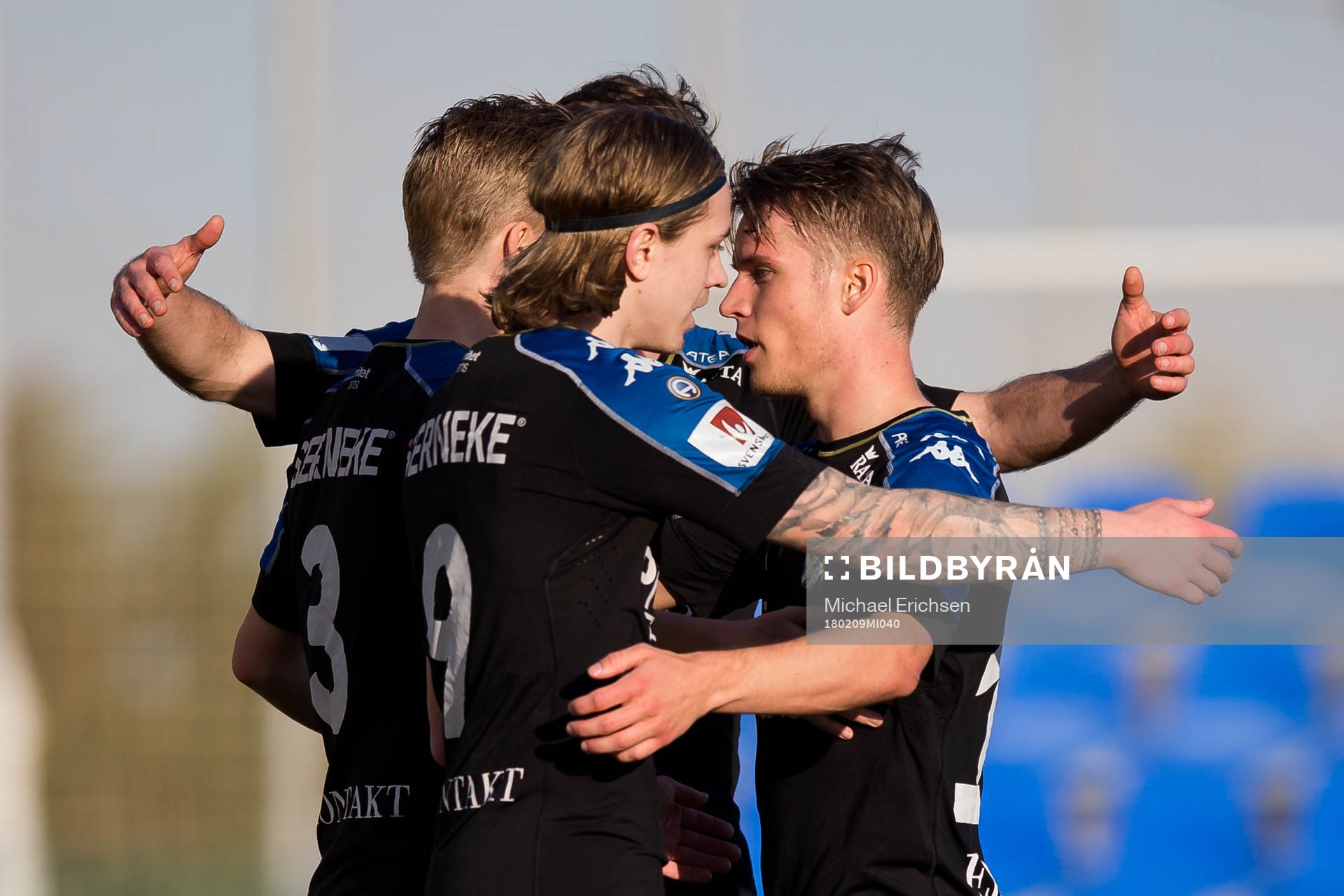 IFK Göteborgs Billy Nordström jublar ihop med Emil Salomonsson, Elias Mar Omarsson och Mikael Ingebrigtsen efter 3-1 under en träningsmatch i fotboll mellan IFK Göteborg och Meixian Techand den 9 februari 2018 i Pinatar Football Center.